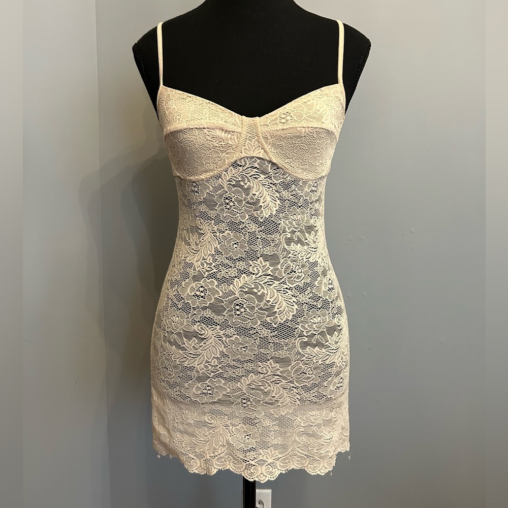 WILFRED Lace Camisole in Ivory, size S
